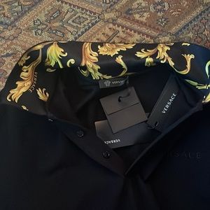 🔥Brand New authentic Versace polo.